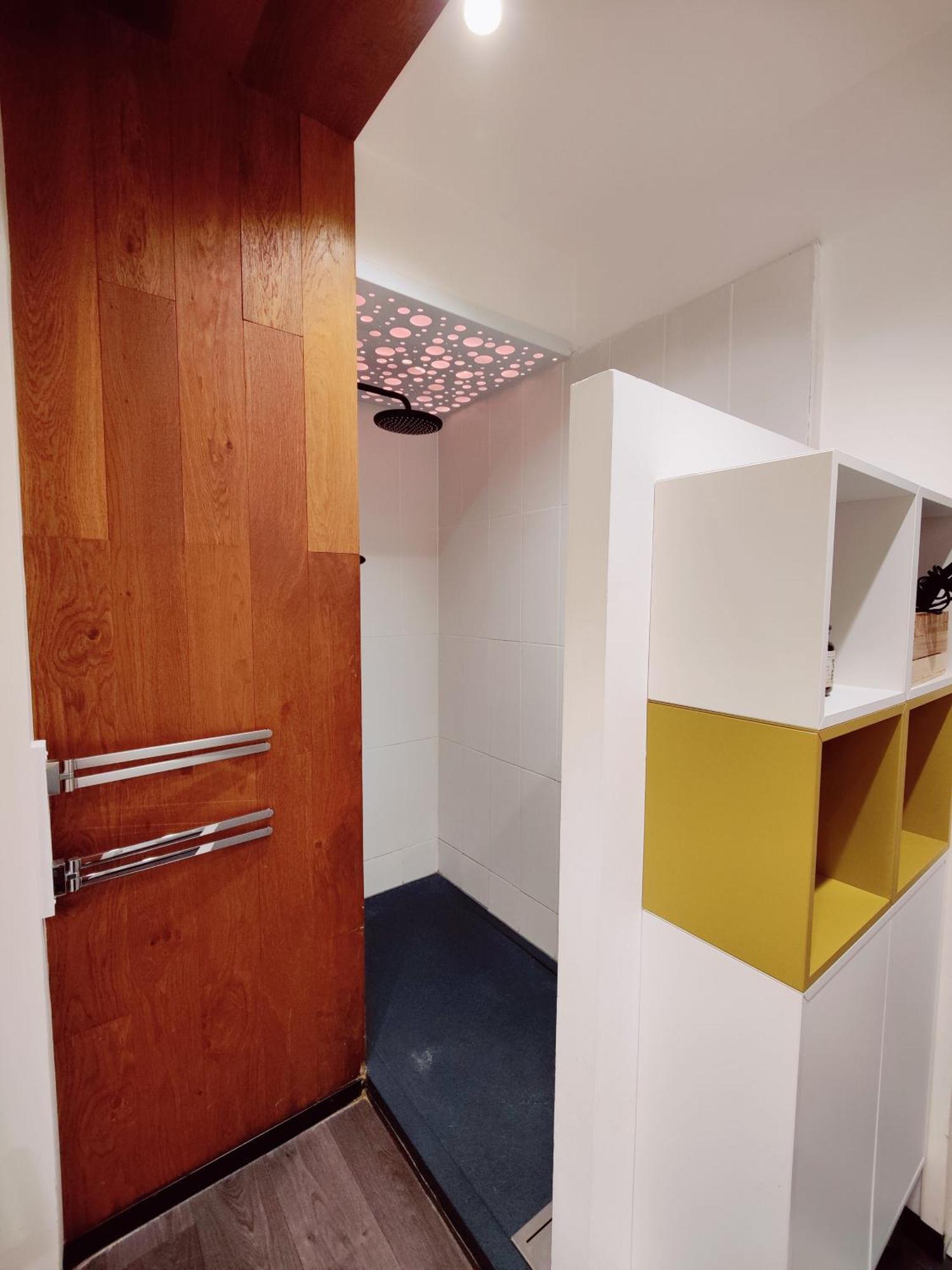 Apartment Spacieux Et Calme, 3 Chambres, Ideal Familles Et Professionnels, Vieux